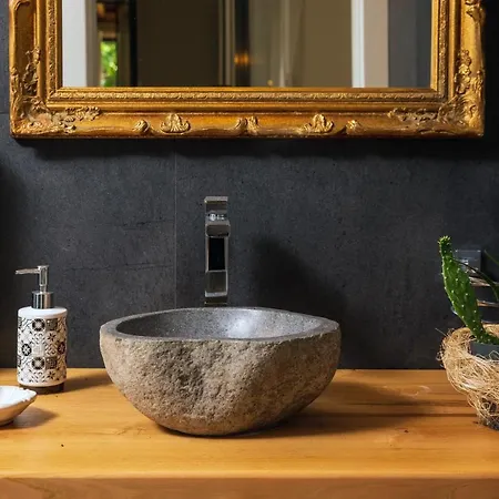 A Ugghia- Dependance Апартаменты